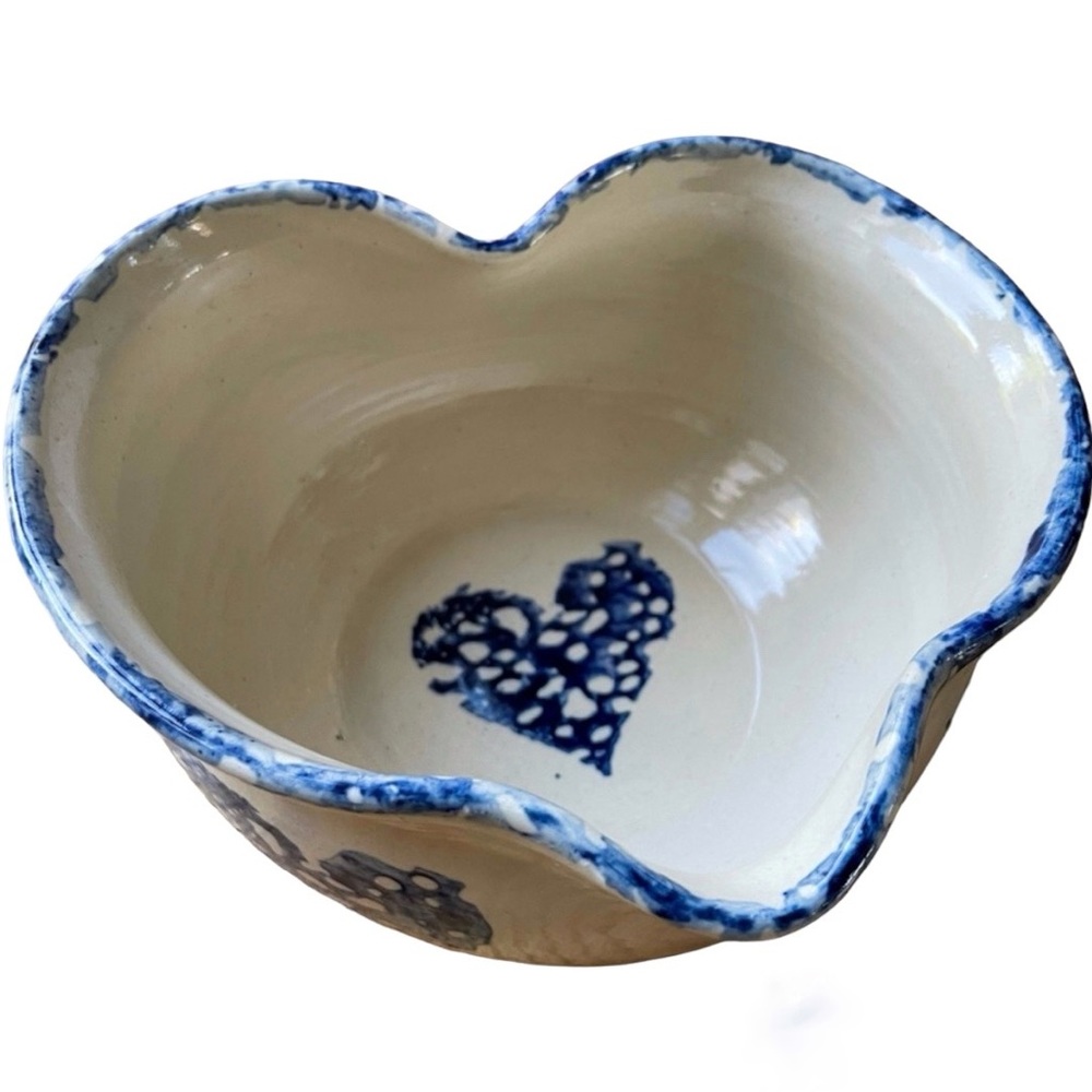 Marshall Pottery Signed Heart Batter Bowl with Pouring Spout Blue Sponge Painted